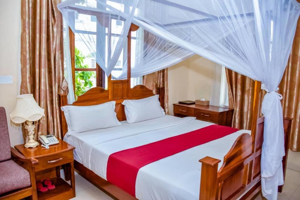 Red Sun Lodge Kokoni Ngambo Kültér fotó