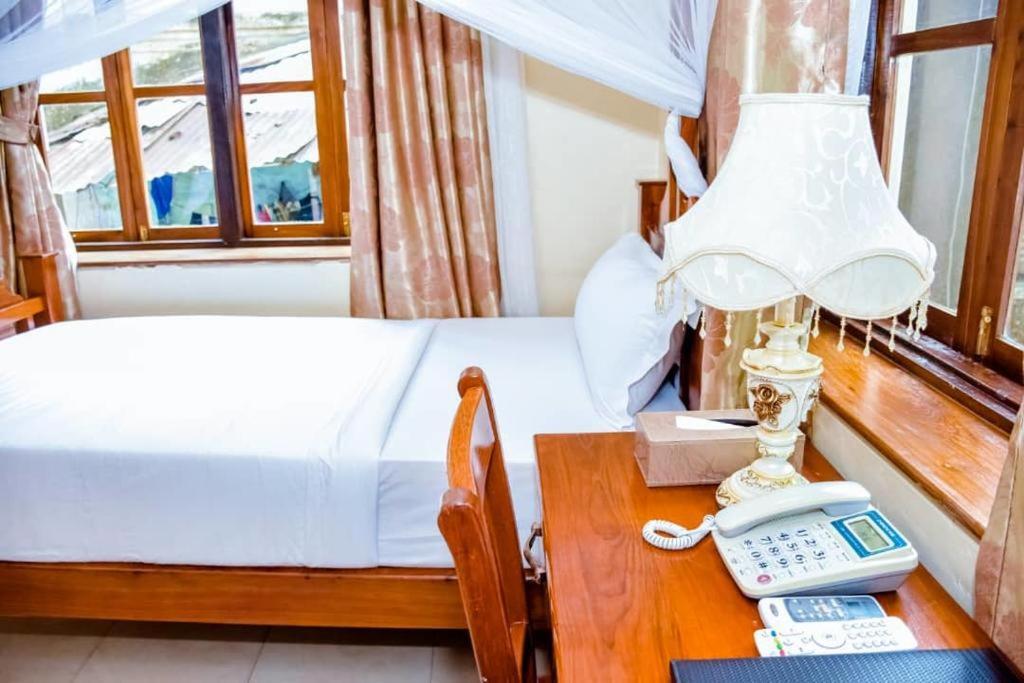 Red Sun Lodge Kokoni Ngambo Kültér fotó